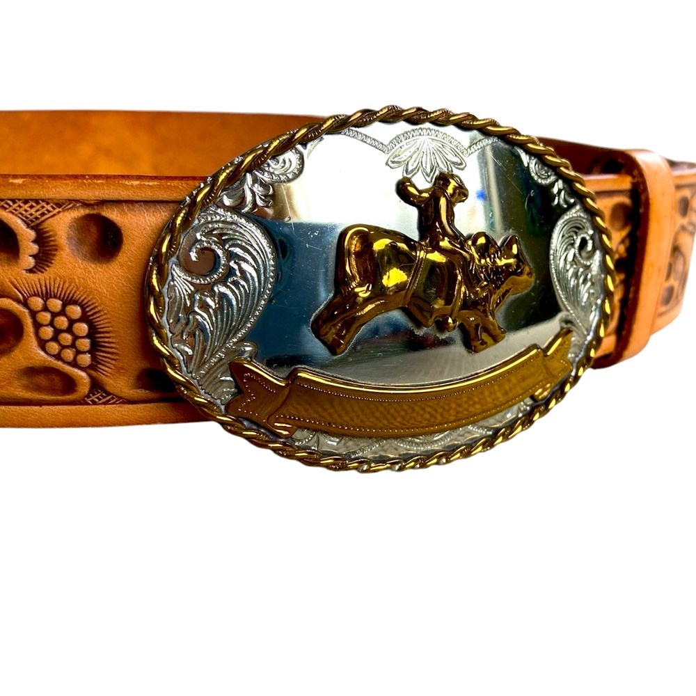 Justin Boot’s Belt and Buckle Western Belt Cowgirl